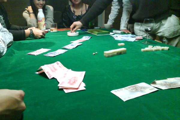 推筒子怎麼發牌?一文了解推筒子發牌流程與技巧(內含推筒子牌組大小) 3 推筒子怎麼贏?推筒子技巧、算牌提高勝率!|TU娛樂城